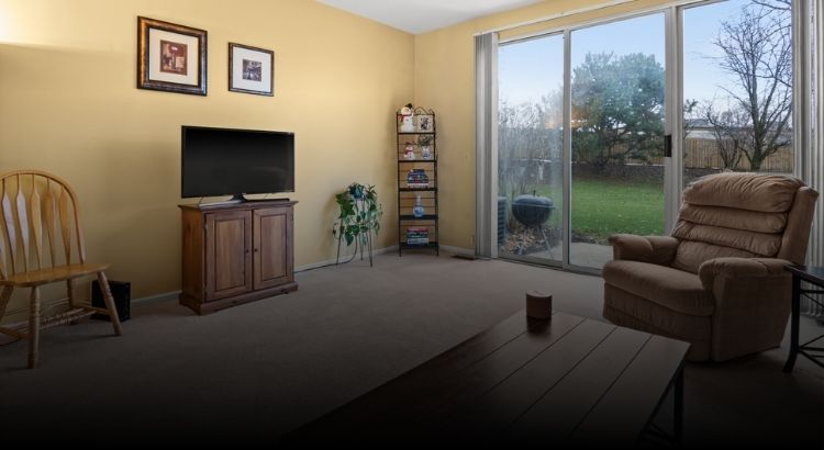 Photo of living room at 445 Mill St in Batavia, Illinois